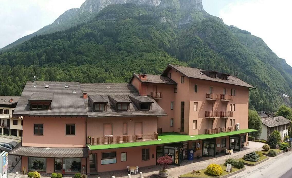 Hotel Ristorante Ґромо Екстер'єр фото